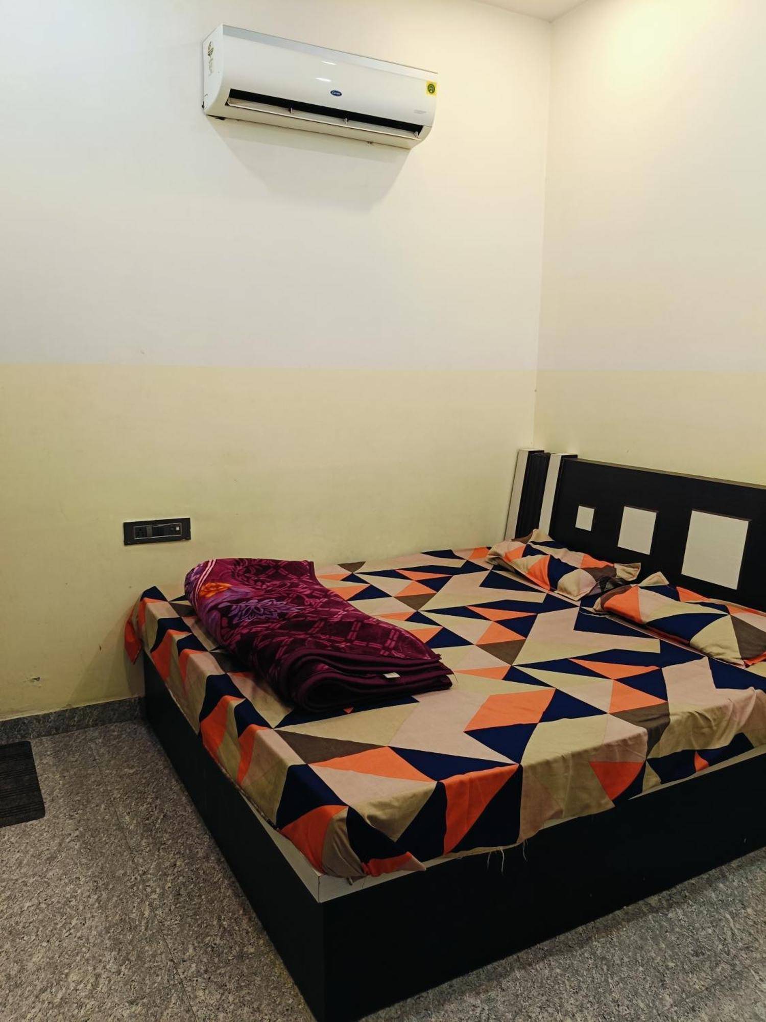 Jai Hanuman Guest House Palsana  Exterior photo